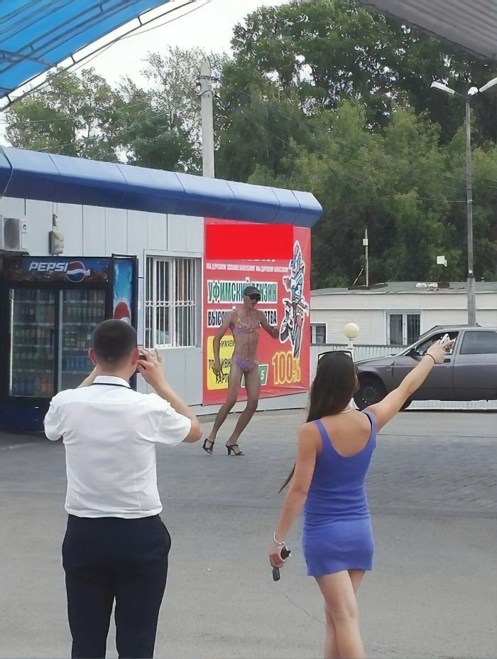 disa edhe e ekzagjeruan duke veshur tanga...